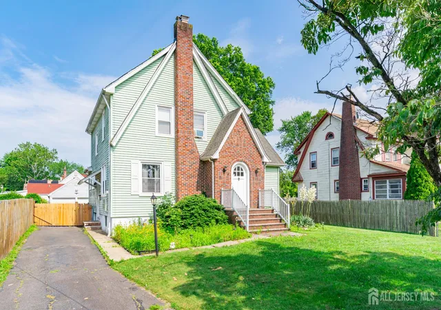 Photo 2 of Single family home for sale at 139 Palmer Ave, South Plainfield, NJ 07080 | MLS# 2600522R | Listing updated on 2025-09-29