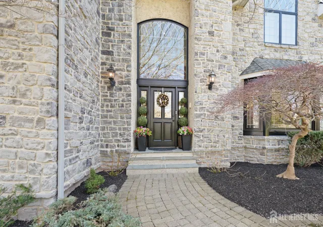 2nd image of 25 Carsdale Ct, Belle Mead, NJ 08502 | MLS# 2615487R