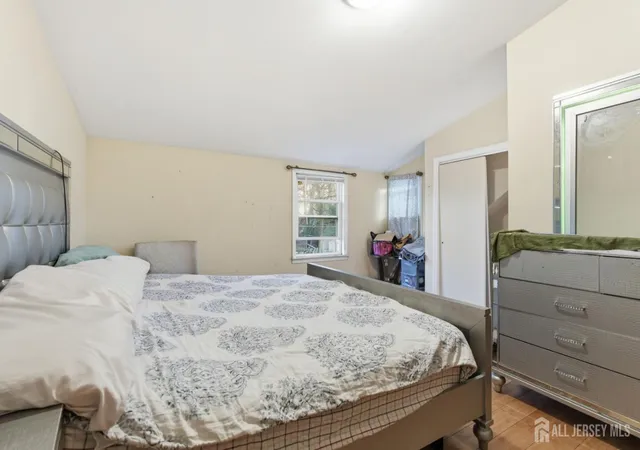 4th image of 1490 Champlin Sq, Teaneck, NJ 07666 | MLS# 2612854R