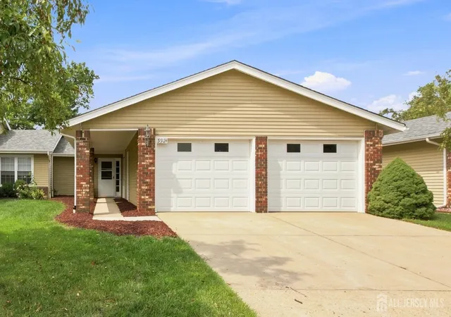 1st image of 392 B Hystrix Plz, Monroe Township, NJ 08831 | MLS# 2702647R