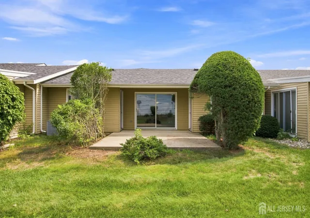 25th image of 392 B Hystrix Plz, Monroe Township, NJ 08831 | MLS# 2702647R