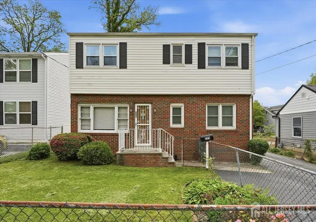 Homes for sale in Keyport, NJ | 775 Cliffwood Ave, Keyport, NJ 07735 | MLS# 2700430R
