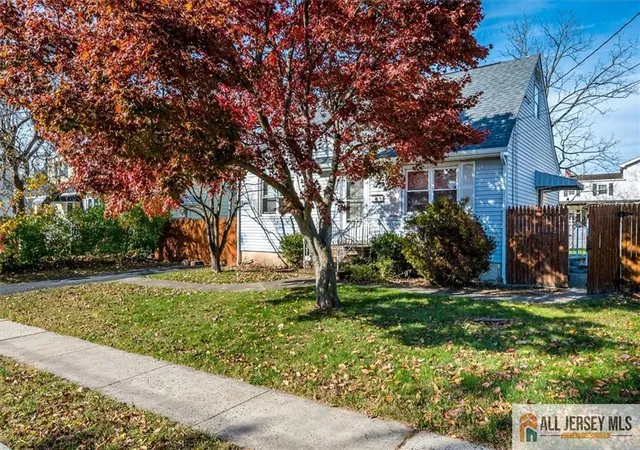 Photo 3 of Single family home for sale at 13 Putnam Ave, Edison, NJ 08817 | MLS# 2660793M | Listing updated on 2025-11-17