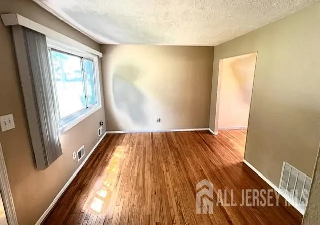 5th image of 238 E Inza St, Highland Park, NJ 08904 | MLS# 2701097R