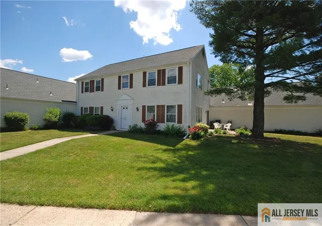 4th image of 220 Manchester Ln, Monroe Township, NJ 08831