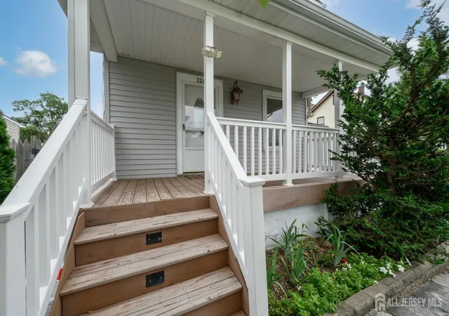 Photo 3 of Single family home for sale at 328 Runyon Ave, Middlesex, NJ 08846 | MLS# 2702975R | Listing updated on 2026-09-18