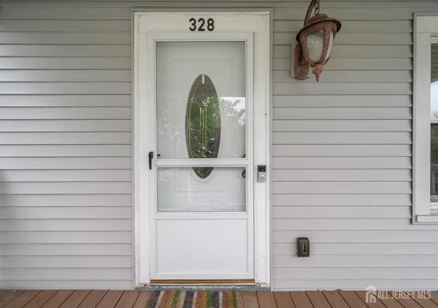 Photo 4 of Single family home for sale at 328 Runyon Ave, Middlesex, NJ 08846 | MLS# 2702975R | Listing updated on 2026-09-18
