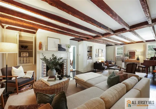 Photo 3 of Single family home for sale at 891 Main St, Fords, NJ 08863 | MLS# 2660511M | Listing updated on 2026-02-19