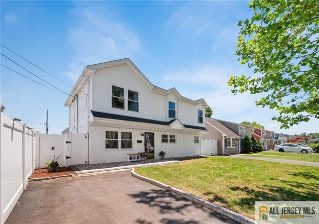 Photo 3 of Single family home for sale at 88 Leber Ave, Carteret, NJ 07008 | MLS# 2662178M | Listing updated on 2026-06-12