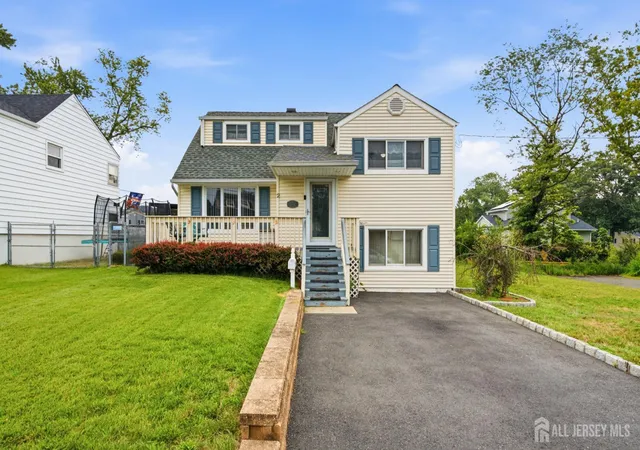 1st image of 2 Carter Pl, Parlin, NJ 08859 | MLS# 2701805R