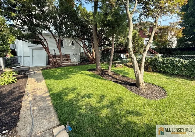 Photo 3 of Single family home for sale at 5 David St, South River, NJ 08882 | MLS# 2660837M | Listing updated on 2025-12-05