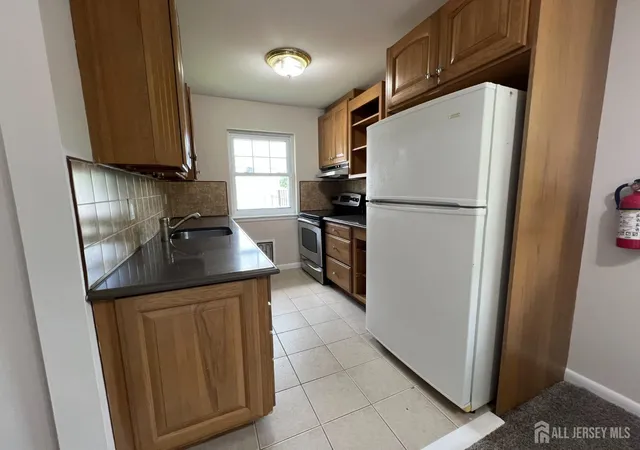 Photo 3 of Condo for sale at 162 Belleville Ave #1B, Bloomfield, NJ 07003 | MLS# 2703607R | Listing updated on 2026-08-30