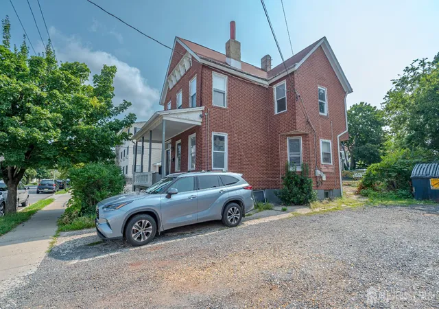 Photo 2 of Single family home for sale at 52 Mine St, New Brunswick, NJ 08901 | MLS# 2702577R | Listing updated on 2026-09-14