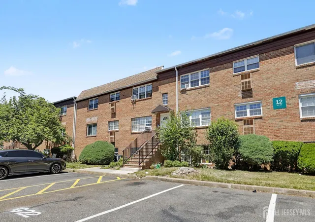 Homes for sale in Edison, NJ | 288 College Dr, Edison, NJ 08817 | MLS# 2617653R