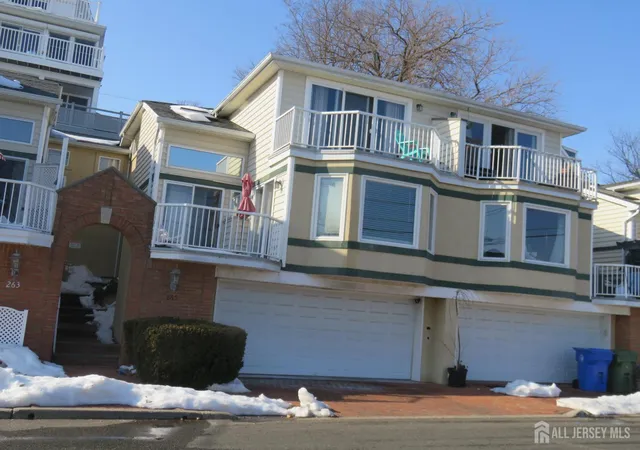 Homes for sale in Perth Amboy, NJ | 265 Front St, Perth Amboy, NJ 08861 | MLS# 2610882R