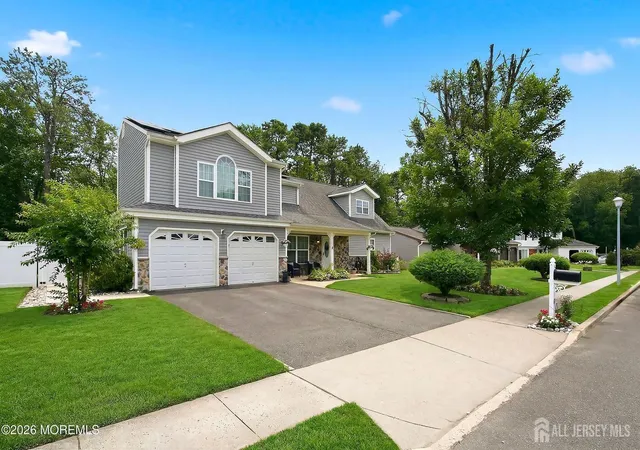 Single family home for sale at 7 Cidermill Ct, Howell, NJ 07731 | MLS# 2706941R