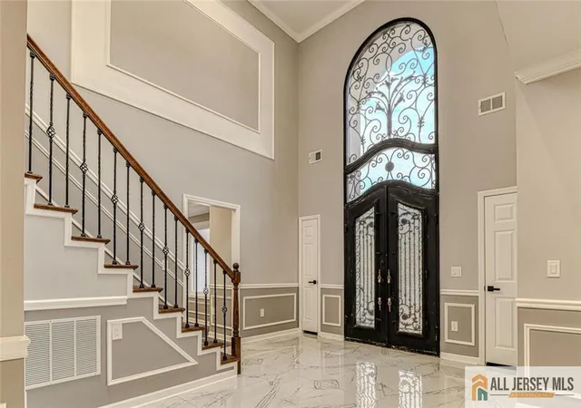 Photo 3 of Single family home for sale at 6 Jennifer Ct, Piscataway, NJ 08854 | MLS# 2561042M | Listing updated on 2025-07-21