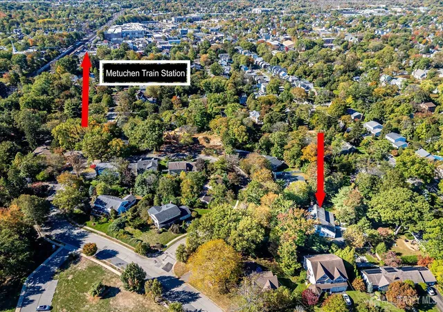 Photo 2 of Single family home for sale at 39 Rayle Ct, Metuchen, NJ 08840 | MLS# 2606197R | Listing updated on 2025-12-16