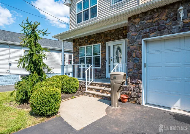 Homes for sale in Iselin, NJ | 54 Hillcrest Ave, Iselin, NJ 08830 | MLS# 2617039R