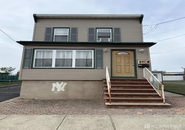 Homes for sale in Carteret, NJ | 31 Edwin St, Carteret, NJ 07008 | MLS# 2613898R