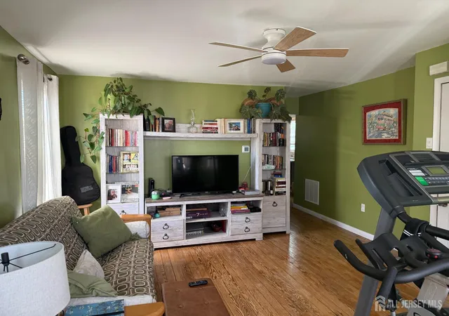 Homes for sale in Carteret, NJ | 31 Edwin St, Carteret, NJ 07008 | MLS# 2613898R
