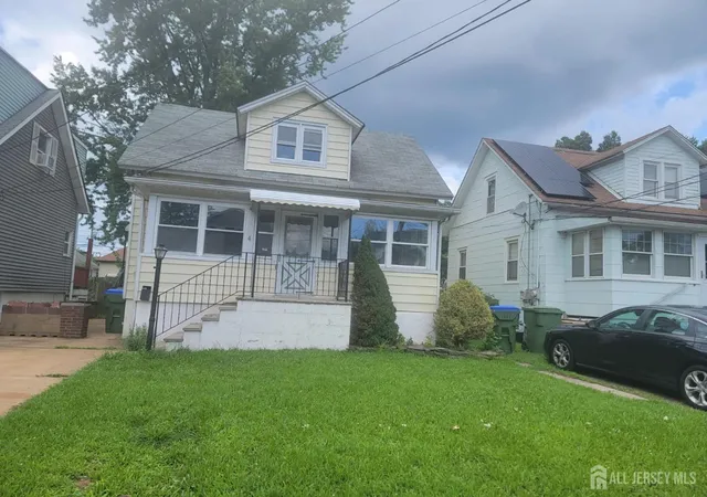 Photo 1 of Single family home for sale at 4 Vale St, Edison, NJ 08817 | MLS# 2703685R | Listing updated on 2026-09-16