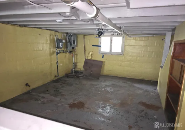 Photo 3 of Single family home for sale at 4 Vale St, Edison, NJ 08817 | MLS# 2703685R | Listing updated on 2026-09-16