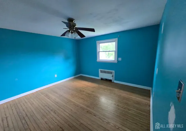 Photo 3 of Single family home for sale at 4 Vale St, Edison, NJ 08817 | MLS# 2703685R | Listing updated on 2026-09-16