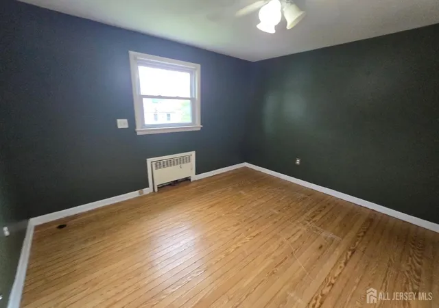 Photo 4 of Single family home for sale at 4 Vale St, Edison, NJ 08817 | MLS# 2703685R | Listing updated on 2026-09-16