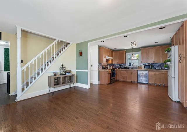 3rd image of 196 Gabriel Ter, South Amboy, NJ 08879 | MLS# 2702026R