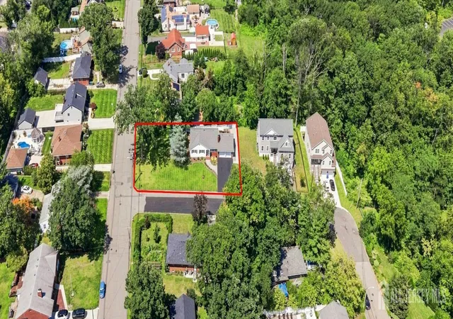 39th image of 1 Frank Ave, Sayreville, NJ 08872 | MLS# 2703405R