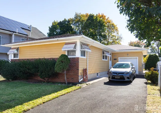 Single family home for sale at 412 Montgomery St, Highland Park, NJ 08904 | MLS# 2706869R