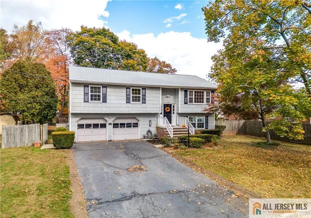 Photo 1 of Single family home for sale at 106 Farragut Ave, Middlesex, NJ 08846 | MLS# 2660766M | Listing updated on 2025-12-22