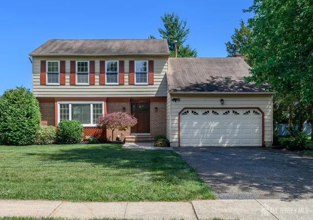 Homes for sale in Franklin, NJ | 133 Hickory Rd, Franklin, NJ 08873 | MLS# 2617829R