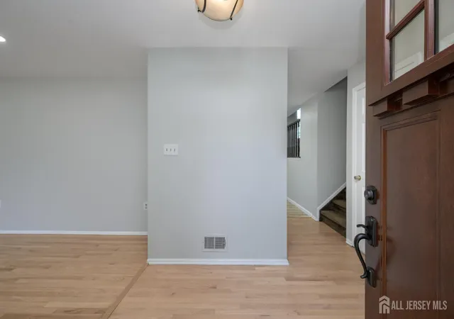 Homes for sale in Franklin, NJ | 133 Hickory Rd, Franklin, NJ 08873 | MLS# 2617829R