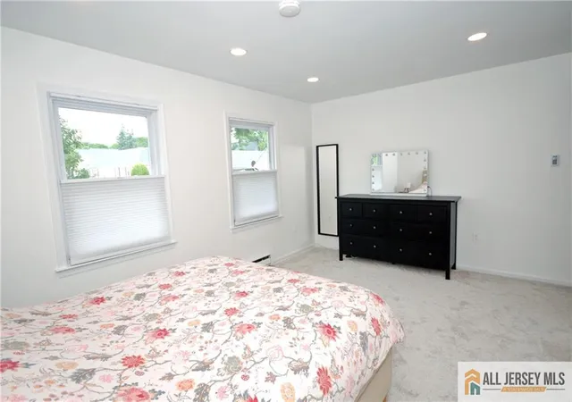 2nd image of 264 Middlebury Ln, Monroe Township, NJ 08831