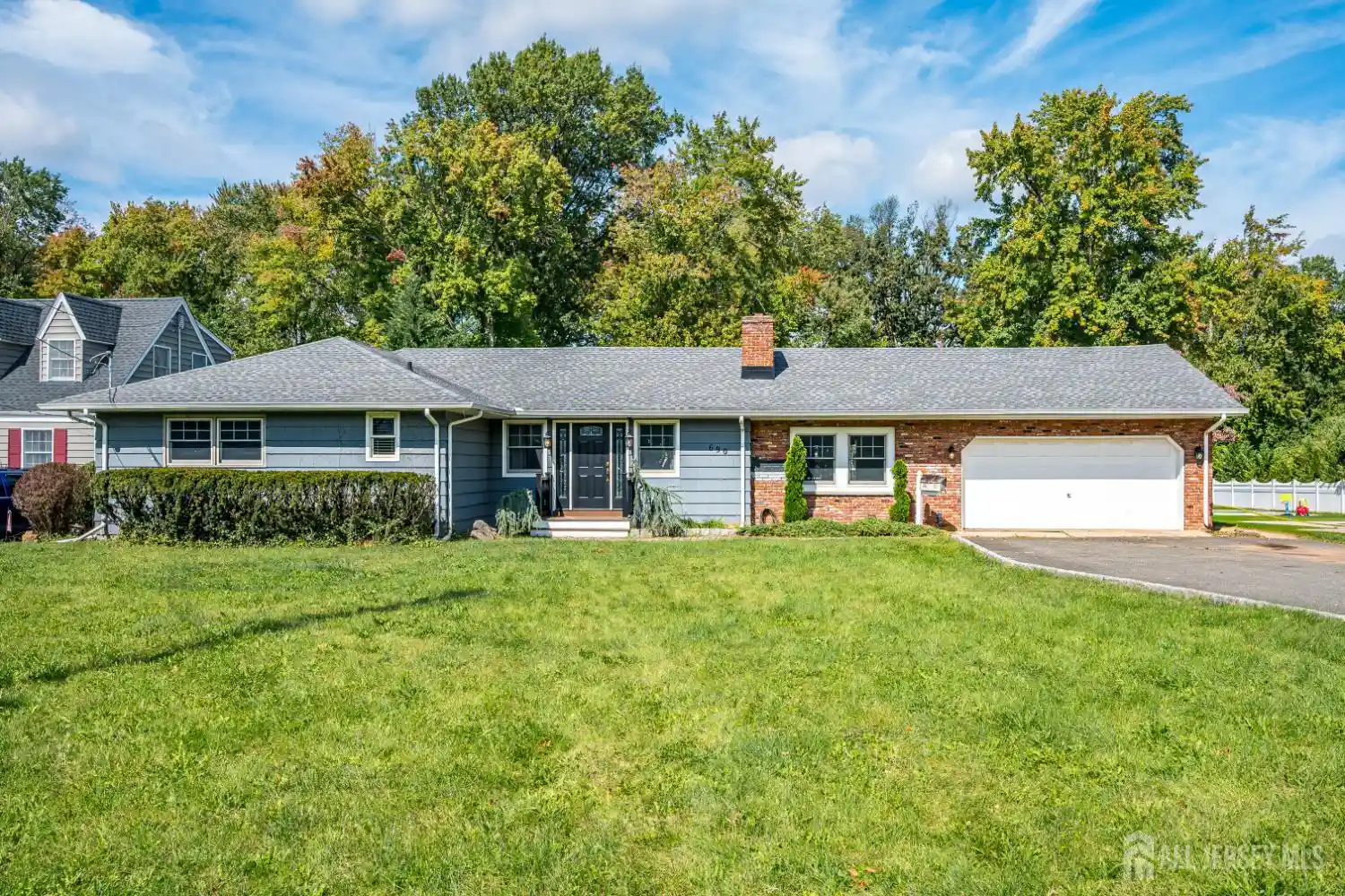 Single family home for sale at 690 New Durham Rd, Metuchen, NJ 08840 | MLS# 2704995R