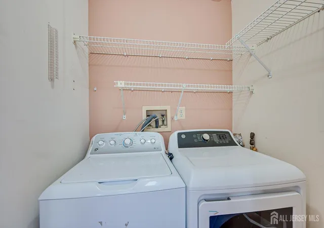 25th image of 2 Farnham Sq, Parlin, NJ 08859 | MLS# 2701686R