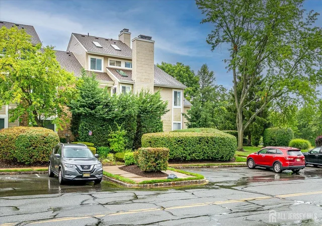 2nd image of 2 Farnham Sq, Parlin, NJ 08859 | MLS# 2701686R