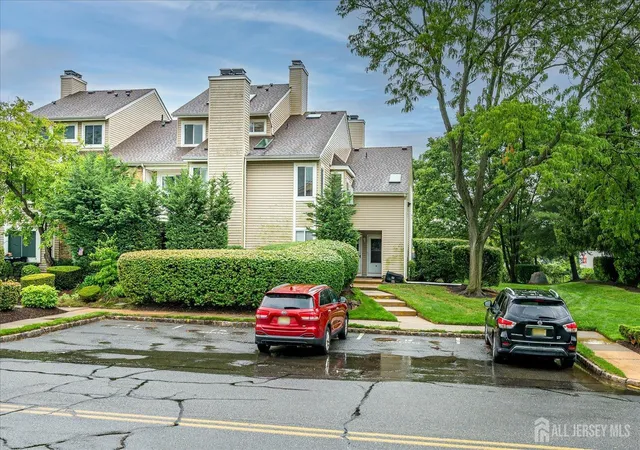 3rd image of 2 Farnham Sq, Parlin, NJ 08859 | MLS# 2701686R