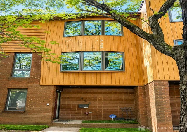 1st image of 152 George St, New Brunswick, NJ 08901 | MLS# 2703484R