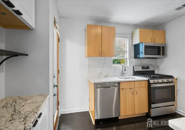 5th image of 152 George St, New Brunswick, NJ 08901 | MLS# 2703484R