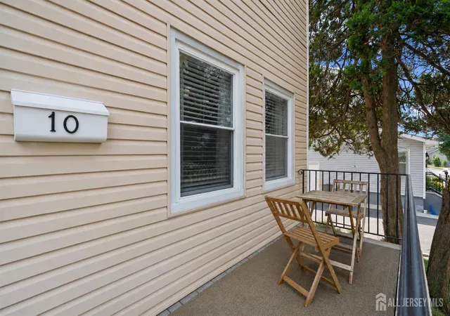 2nd image of 10 Arcadia Pl, Vauxhall, NJ 07088 | MLS# 2701564R