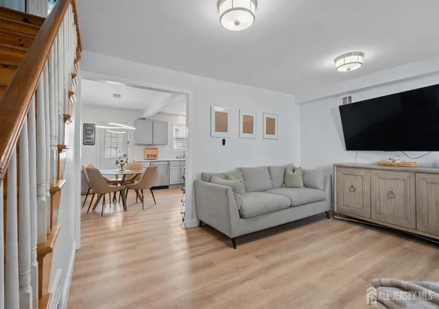 3rd image of 10 Arcadia Pl, Vauxhall, NJ 07088 | MLS# 2701564R