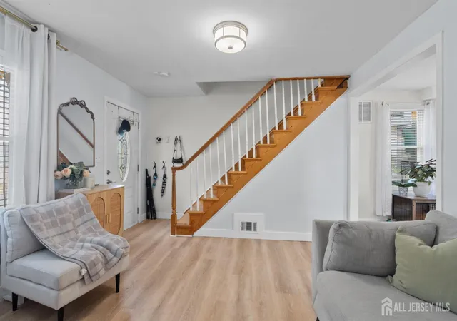 4th image of 10 Arcadia Pl, Vauxhall, NJ 07088 | MLS# 2701564R