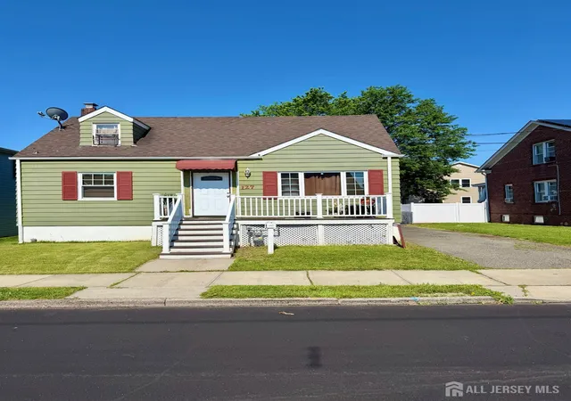 Homes for sale in Carteret, NJ | 127 Heald St, Carteret, NJ 07008 | MLS# 2617107R