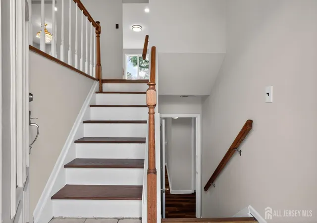 Photo 3 of Single family home for sale at 21 Ash Rd, Edison, NJ 08817 | MLS# 2617605R | Listing updated on 2026-08-19