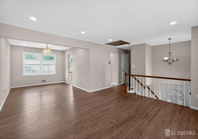Photo 4 of Single family home for sale at 21 Ash Rd, Edison, NJ 08817 | MLS# 2617605R | Listing updated on 2026-08-19