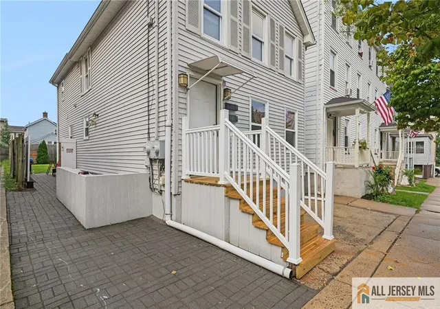 1st image of 24 Welton St, New Brunswick, NJ 08901 | MLS# 2770372M