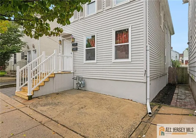 3rd image of 24 Welton St, New Brunswick, NJ 08901 | MLS# 2770372M
